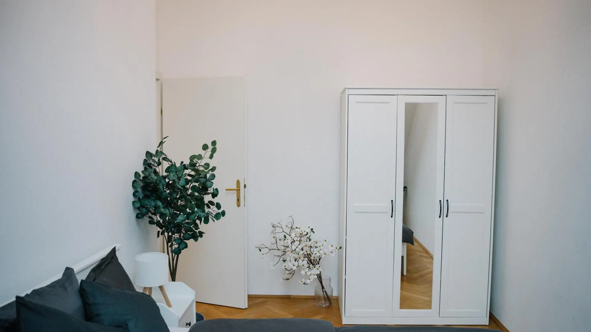 110Qm, 4 Bedrooms, Near Schoenbrunn - Axara Housing Osw 33 维也纳